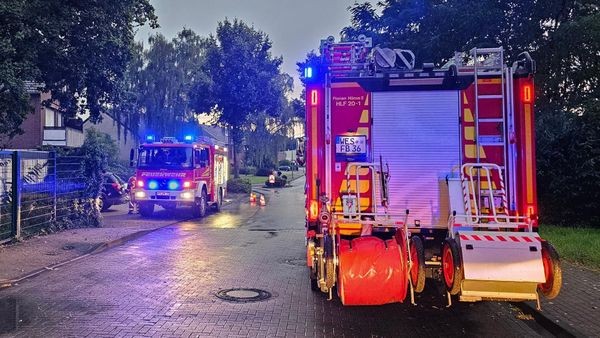 Unwetter in Hünxe: Wasser im Keller, Strommast fällt auf Straße