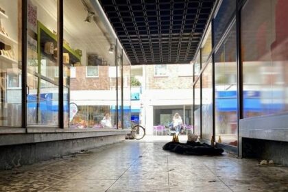 Urinpfützen, Bierflaschen: Dinslakener sauer über Ekel-Passagen