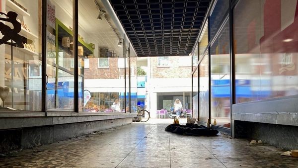 Urinpfützen, Bierflaschen: Dinslakener sauer über Ekel-Passagen