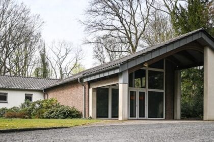 Waldfriedhof Voerde: Seit 2022 ohne Trauerhalle – kommt Ersatz?