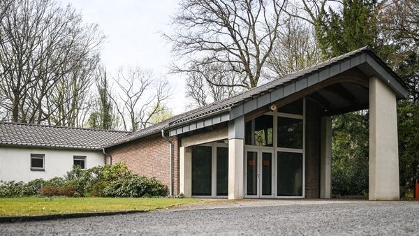 Waldfriedhof Voerde: Seit 2022 ohne Trauerhalle – kommt Ersatz?