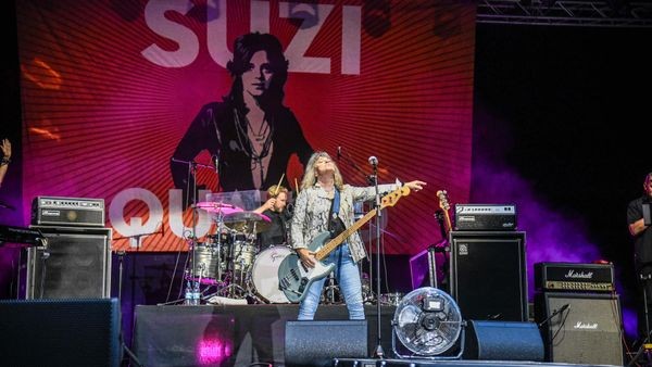 Bass und Beats im Burgtheater: Suzi Quatro rockt Dinslaken