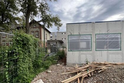 Dinslaken: Das passiert auf dem Gelände der Klaraschule