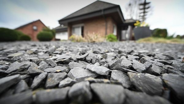 Dinslakener Initiative gegen Schottergärten – „wird sehr heiß“