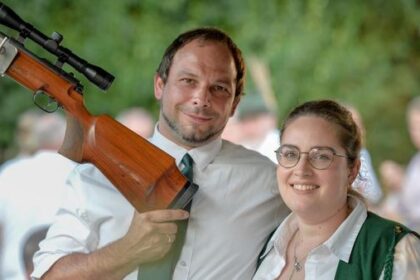 Ehepaar im Wettstreit um die Königswürde - wer gewonnen hat