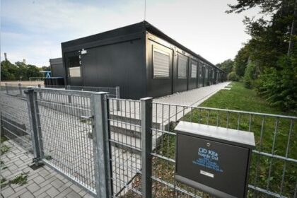 Eltern klagen über Hitze in Kita-Container – „unerträglich“