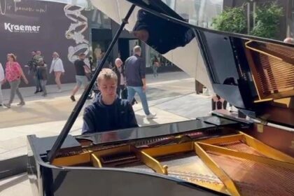 Florian (18) will am Neutor Klavier spielen - der Grund