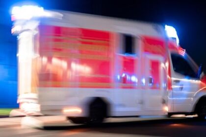 Großeinsatz: In Voerde brannte nachts ein unbewohntes Haus