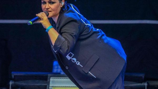 „Grossstadtgeflüster“ im Burgtheater Dinslaken: Von wegen leise