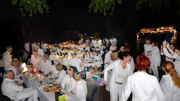 Lions Club Hünxe mit starkem Partner für das Dinner in Weiß