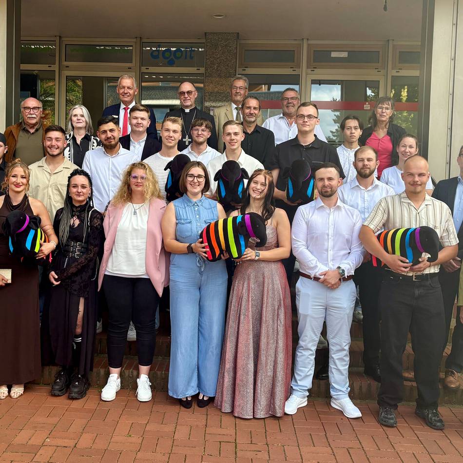 Lossprechung in Neukirchen-Vluyn: „Handwerker sein, das kann nicht jeder“