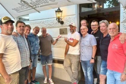 Neues Schild an Gaststätte Maaß in Dinslaken: Was es bedeutet