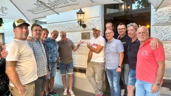 Neues Schild an Gaststätte Maaß in Dinslaken: Was es bedeutet