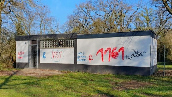 Rechtsextreme Parolen am Freibad: Werden Täter nie ermittelt?