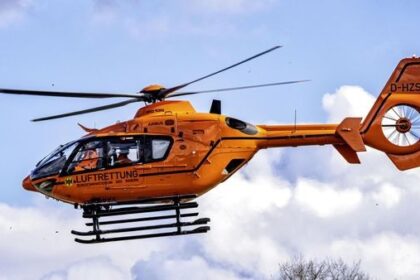 Rettungseinsatz: Hubschrauber landet mitten in Wohnviertel