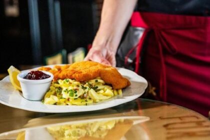 Trotz Steuersenkung: Warum Restaurant-Essen nicht billiger wird