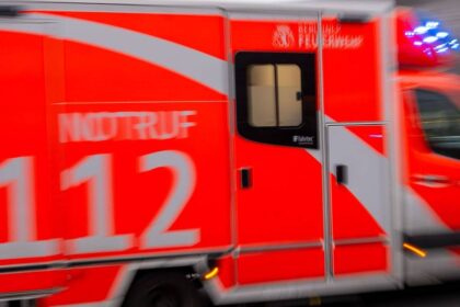 Verkehrsunfall in Voerde: Beim Überqueren der Straße mit Motorrad kollidiert