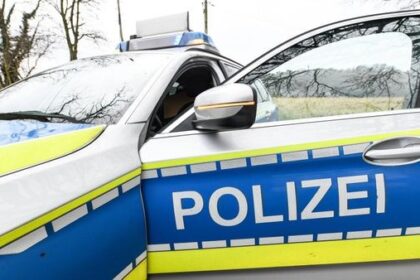 Voerde: Pedelec-Fahrerin verletzt sich bei Verkehrsunfall