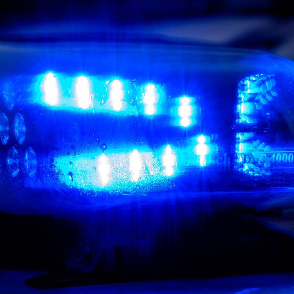 Vorfall in Dinslaken: Taxifahrer findet schwerverletzten 19-Jährigen auf der Straße