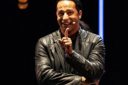 „Yallah Hopp!“ Bülent Ceylan schlug die Stunde in Dinslaken