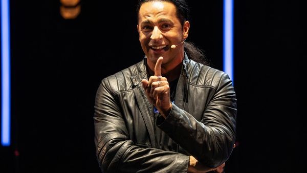 „Yallah Hopp!“ Bülent Ceylan schlug die Stunde in Dinslaken