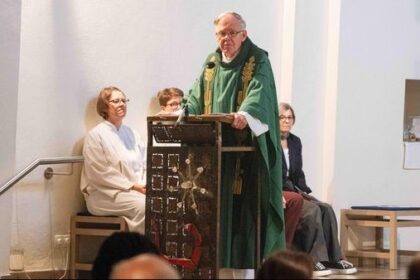 Dinslaken: Zeit in St. Vincentius nimmt Pfarrer im Herzen mit