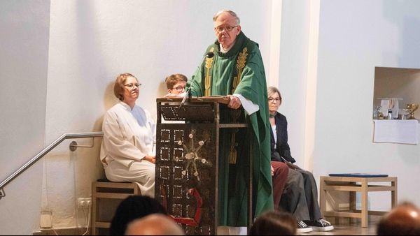 Dinslaken: Zeit in St. Vincentius nimmt Pfarrer im Herzen mit