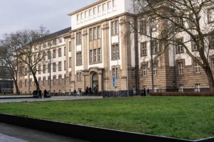 Dinslakener soll eigene Tochter (12) sexuell missbraucht haben