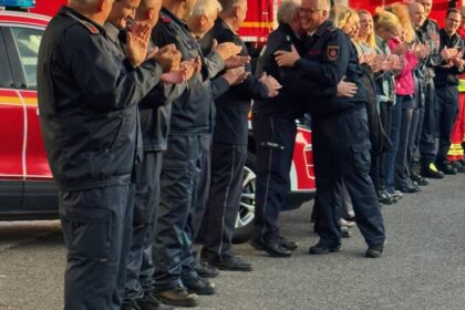 Dinslakens Feuerwehrchef verabschiedet: „Jeder Rang, den Sie erreicht haben, steht für mehr als nur ein Stück Papier“
