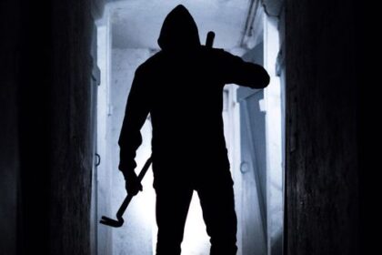 Einbruch in Einfamilienhaus in Dinslaken: Polizei sucht Zeugen