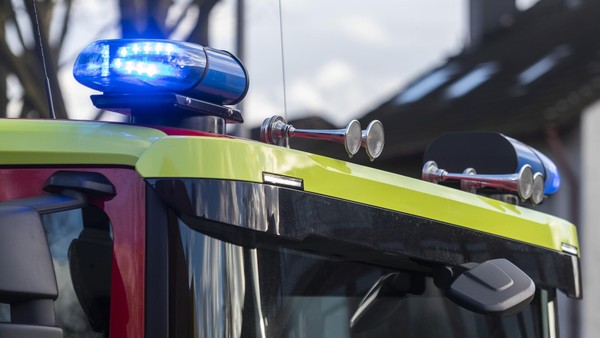 Feuerwehr Hünxe rettet eingeklemmten Kater Carlos