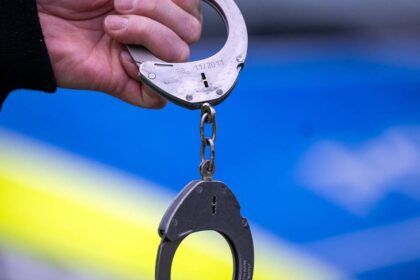 Haftbefehl erlassen: Polizei stellt Werkzeugdiebe auf der Flucht