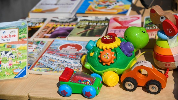 Haustürflohmarkt im Voerder Rheindorf: Das wird angeboten