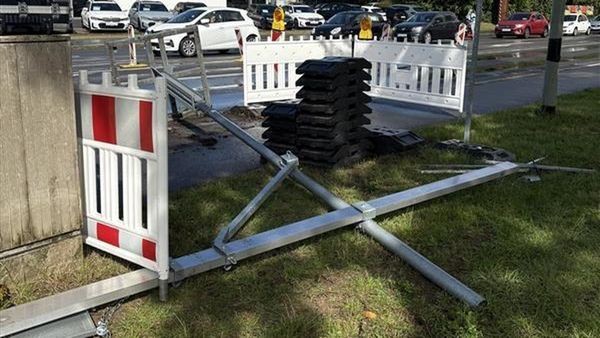 Höhenbegrenzung erneut abgerissen: B8 in Dinslaken gesperrt