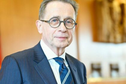 Nach Klage von Dinslakener Notar: Bundesverfassungsgericht kippt Altersgrenze für nebenberufliche Notare