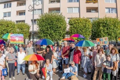 „Nie wieder ist jetzt“ - Mahnwache gegen Rechts in Dinslaken