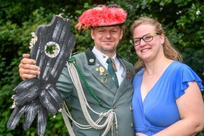 NRZ-Königspaar 2025: Diese Dinslakener Königspaare machen mit