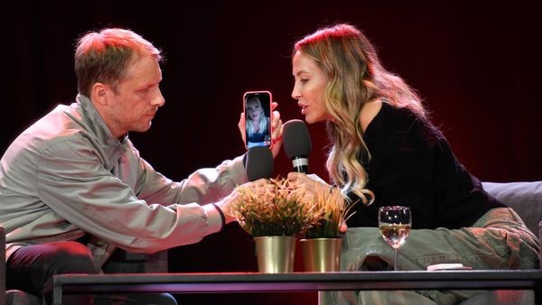 Pochers in Dinslaken: Plötzlich ruft ein Promi in der Show an