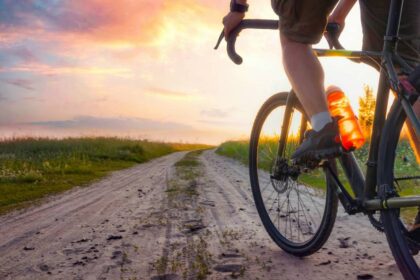 Radrennen durch die Kreise Kleve und Wesel: Die Resonanz auf den Niederrhein-Gravel am 4. Oktober ist riesig