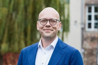 Wahlsieger Simon Panke: Noch sitzt er auf der Reservebank