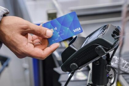 Bezahlkarte für Flüchtlinge – Hünxer Politikerin kritisiert Nispa: „Erpressung“