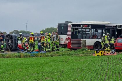 Busunfall mit vielen Verletzten - Feuerwehr übt den Ernstfall