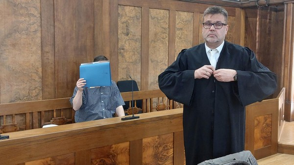 Dinslakener verging sich mehrfach an seiner 12-jährigen Tochter