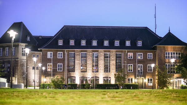 Dinslakenerin kritisiert Bürgermeisterin: „Die Spitze des Eisbergs“