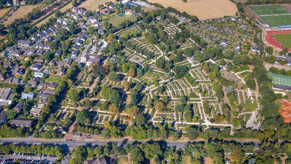 Filmdreh auf Dinslakener Friedhof - darum geht es