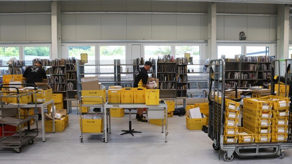 Frust über Post reißt in Dinslaken nicht ab: „Das ist echt kein Zustand“