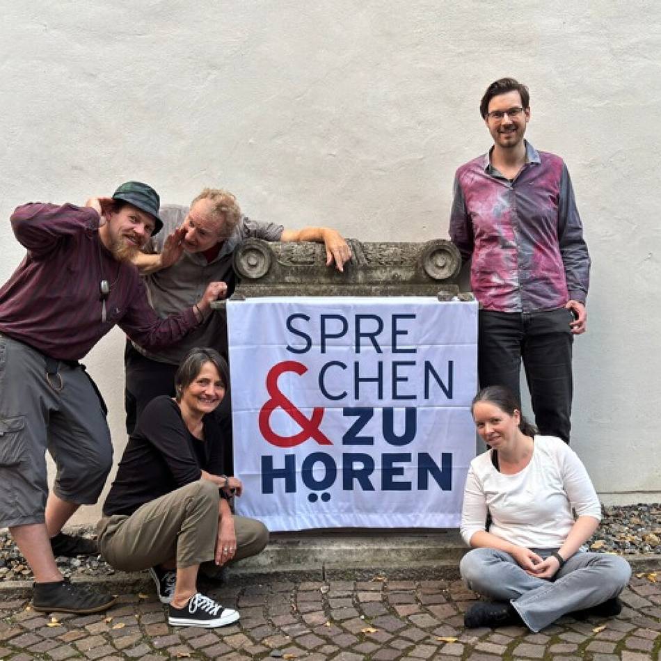 Gegen die Spaltung der Gesellschaft: Neues Dialogformat in Dinslaken – einfach nur zuhören