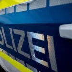 Kind wirft Stein auf Auto – Polizei Dinslaken sucht Zeugen