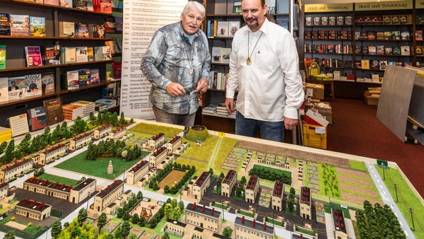 Kindheit im Buschmannshof: Erinnerungen im Voerder Lesecafé