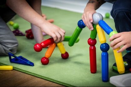 Kita-Plätze im Kreis Wesel: Anmeldefrist endet bald – was Eltern wissen müssen